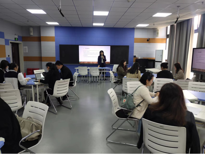 教师教育与职业发展处（中心）组织召开 重庆人文科技学院2022届师范生教育教学能力考核 阅卷培训会